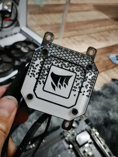 Water cooler Corsair h100i Elite 