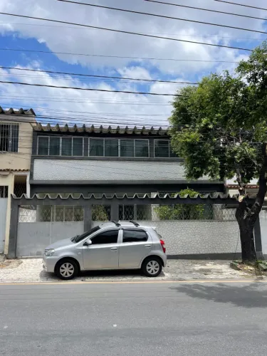 Excelente casa de 2 quartos, sendo 1 suite, com dependencia, na R Cristiano Machado