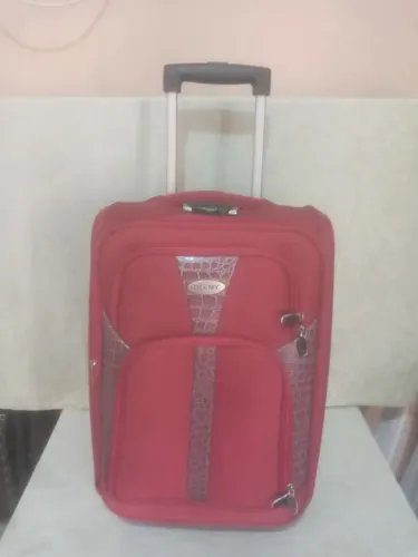 Estou vendendo esta MALA para viagem.Semi-nova.