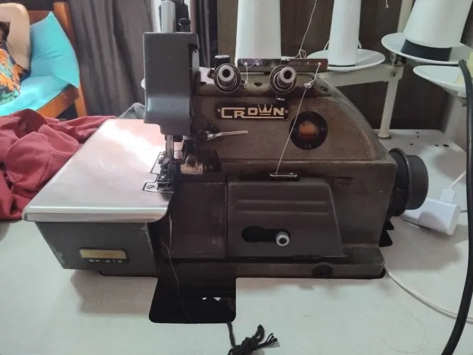 Maquina interlok industrial usada disponível