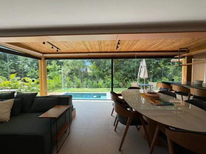 Casa à venda Condomínio Praia do Castelo | Praia do Forte, 115m² + garden, 3 suítes + lav