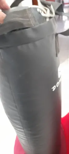 Vendo saco de treino boxe/muay thai produto pouco usado em estado de novo ver fotos