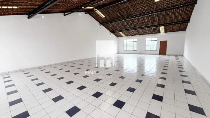 Prédio Comercial na Rua Betânia, 210, no Bengui