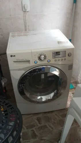 Máquina lava e seca com defeito
