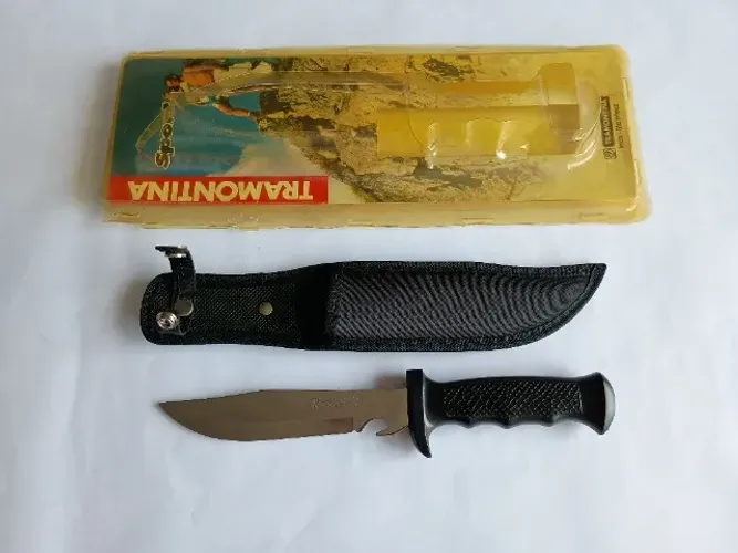 Faca Tramontina Sport - Aço inox cromo molibdênio - Com bainha Nylon - 25cm