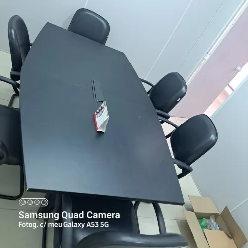 Mesa de reunião c/ 6 cadeiras