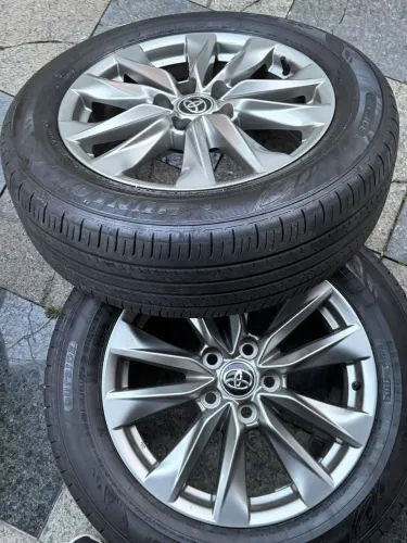 Rodas e pneus Toyota Cross 2026