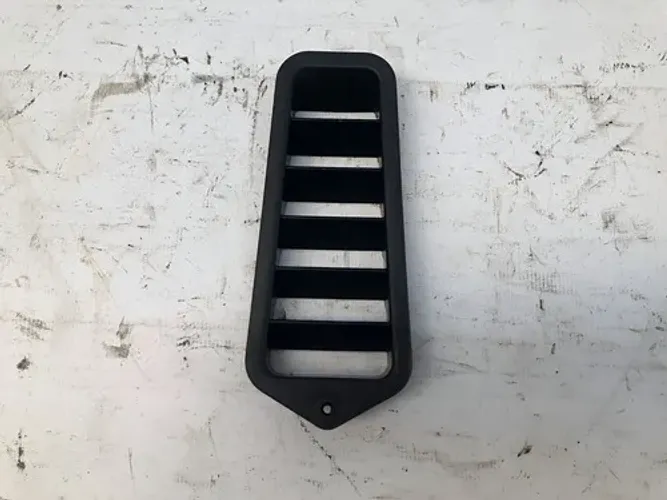 Grade Difusor Direito Bagagito Peugeot 106 Xn 1994 1996