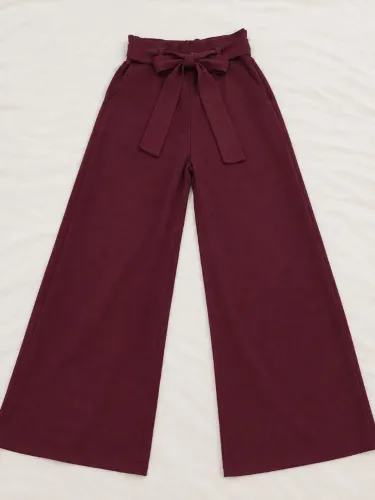 Calça Pantacourt Feminina Vinho com Faixa de Amarração fixa