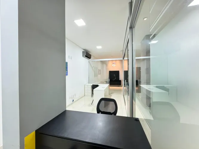 Sala comercial - localizado em Itapema / Meia Praia REF: DW650166