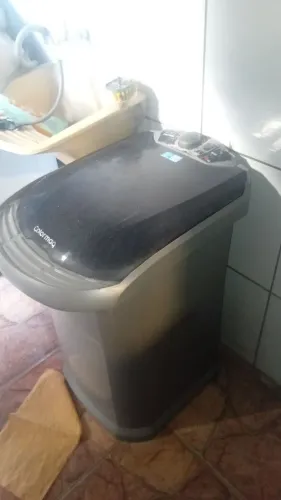 Tanquinho de lavar roupa.