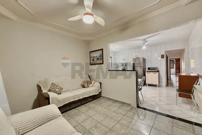 Excelente Oportunidade no Jardim Sônia Casa Ampla, Aconchegante e em Localização Privileg