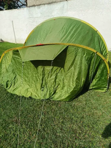 Barraca de camping quechua para quatro pessoas