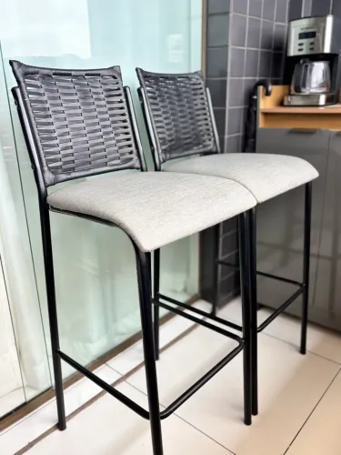 02 Banquetas de Aço Nobre Turim