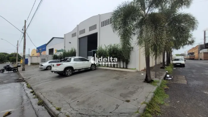 Galpão disponível para venda no bairro Tibery em Uberlândia-MG