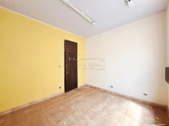 Casa comercial de 122m² com 03 salas comerciais para locação - Centro