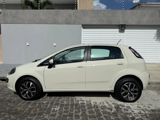 Fiat Punto Attractive Italia 1.4 F.flex 8V 5P 2015