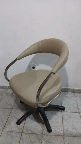 Cadeira para salão de beleza.
