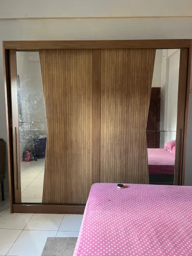 Vende-se guarda-roupa gigante 