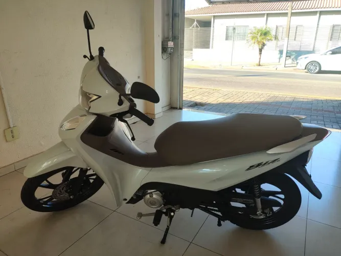 Biz impecável.top ótimo preço nenhum risco. Preço pra vender essa semana. $15.990.00