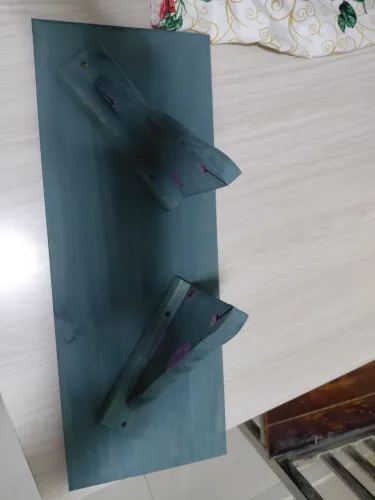 Prateleira madeira rústica com suporte pintada a mão