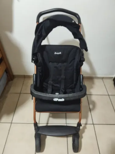 Carrinho de bebê Burigotto completo. Com Ninho incluso.