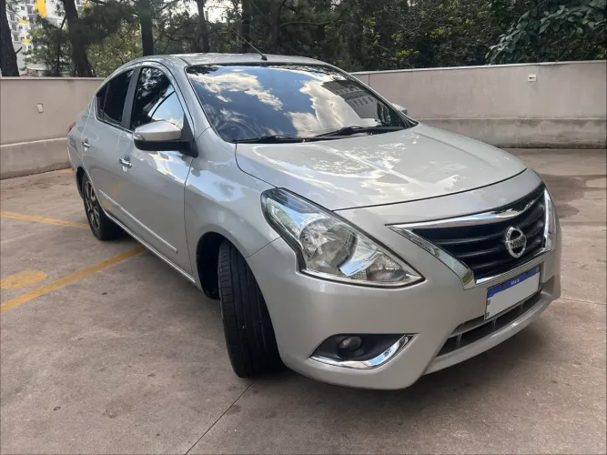 Nissan Versa Unique 1.6 16V Flexstart 4P Aut. 2017