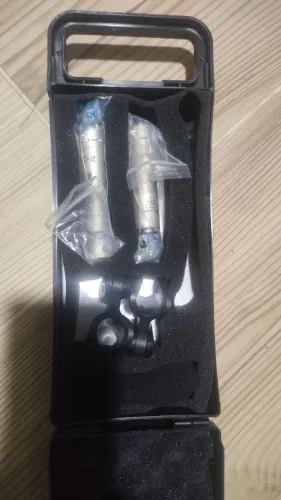 Par casado de microfones condensadores Behringer C-2