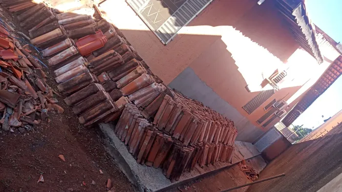 Doação de 5 mil telhas