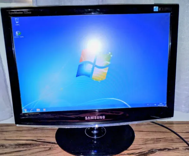 Monitor 17 polegadas Samsung SyncMaster 733NW LCD 1440x900