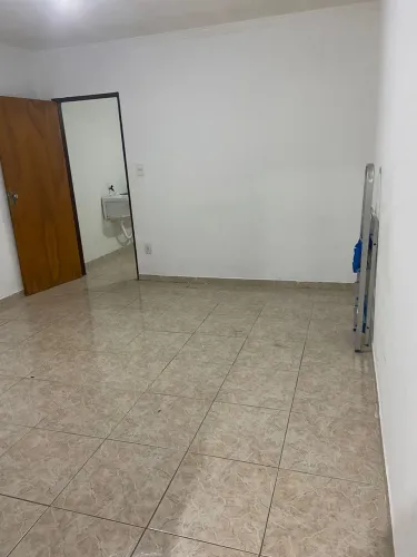 Aluga-se casa na Jatiuca no 1º andar com 3 quartos