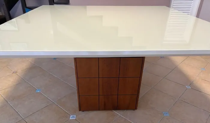 Mesa quadrada grande