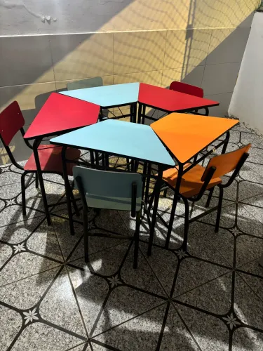 Vende carteiras e cadeiras MDF 