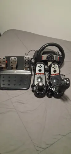 Volante Logitech G27 completo + Manopla de Scania