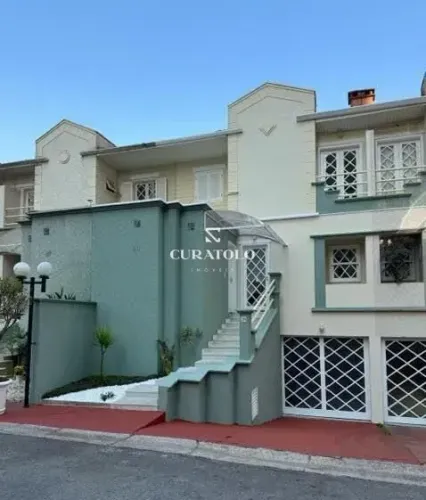 Viva com conforto no melhor de São Caetano! Casa em condomínio fechado com 3 Dorms e 6 vag