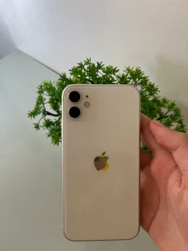 iPhone 11 72% 128
