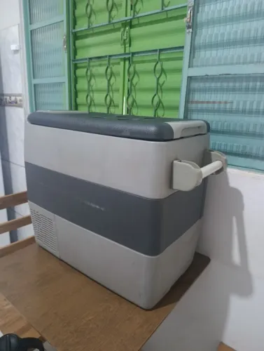 Geladeira de caminhão Elber 51L 12/24v. Em ótimo estado de uso