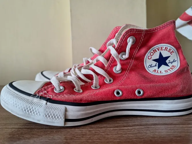 Tênis Vermelho All Stars Converse Cano alto