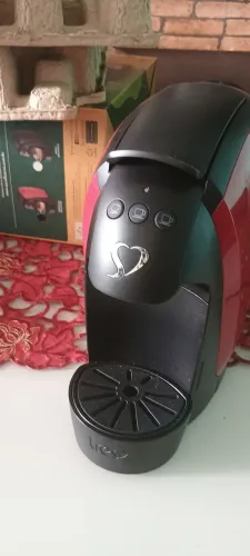 Vende-se um cafeteira elétrica de cápsulas