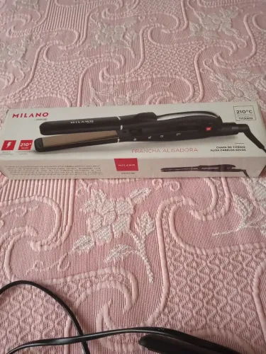 Vendo prancha alisadora, linda, novinha, em perfeito estado.