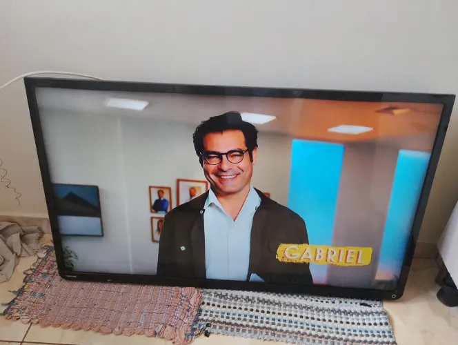 Vendo televisão Led Toshiba 48 polegadas