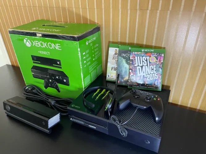 XBOX ONE FAT + kinect + 1 controle + headset + 3 jogos