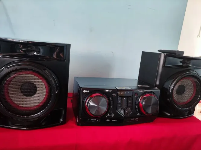 Som Mini System LG XBOMM,Bluetooth,450W, SEMI NOVO! Oferta!!