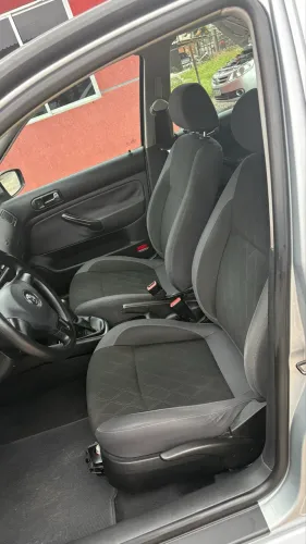 Volkswagen Golf 1.6 MI Total Flex 8V 4P 2013
