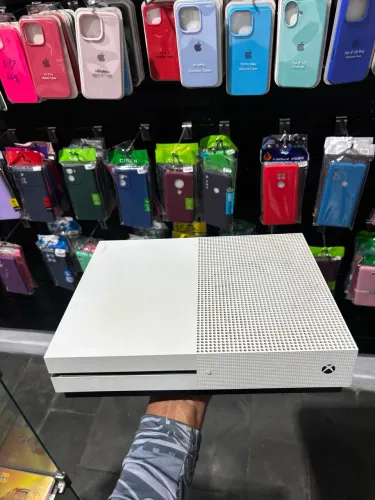 Xbox One S - 1TB
