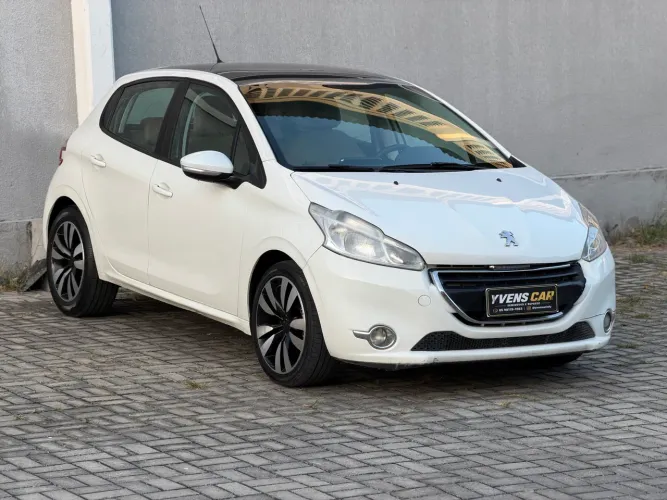 Peugeot 208 Allure 1.5 Flex 8V 5P 2014