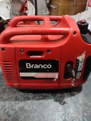 Vendo gerador de energia, silêncio