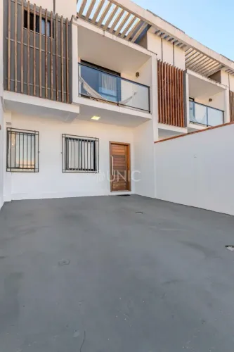Sobrado 3 suites 2 vagas Bairro Areias - Camboriú