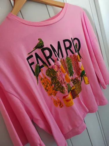 T-shirt Farm Rio modelo rosa