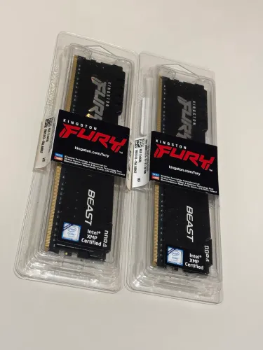 Kit 2 Pentes Memória RAM (2x8GB) DDR4 3200MHz Kingston Fury.